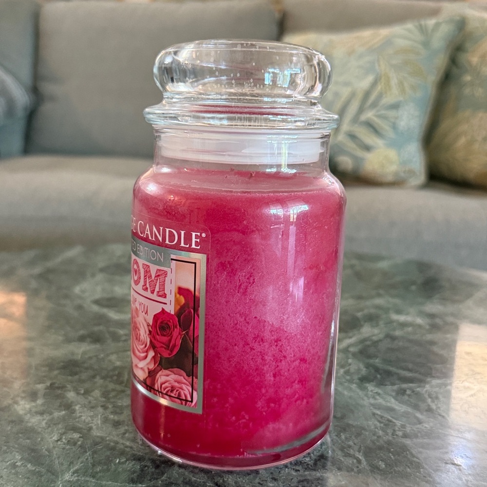 Village Candle Limited Edition 'MOM I Love You' Red Rose Jar Candle - Picture 5 of 9